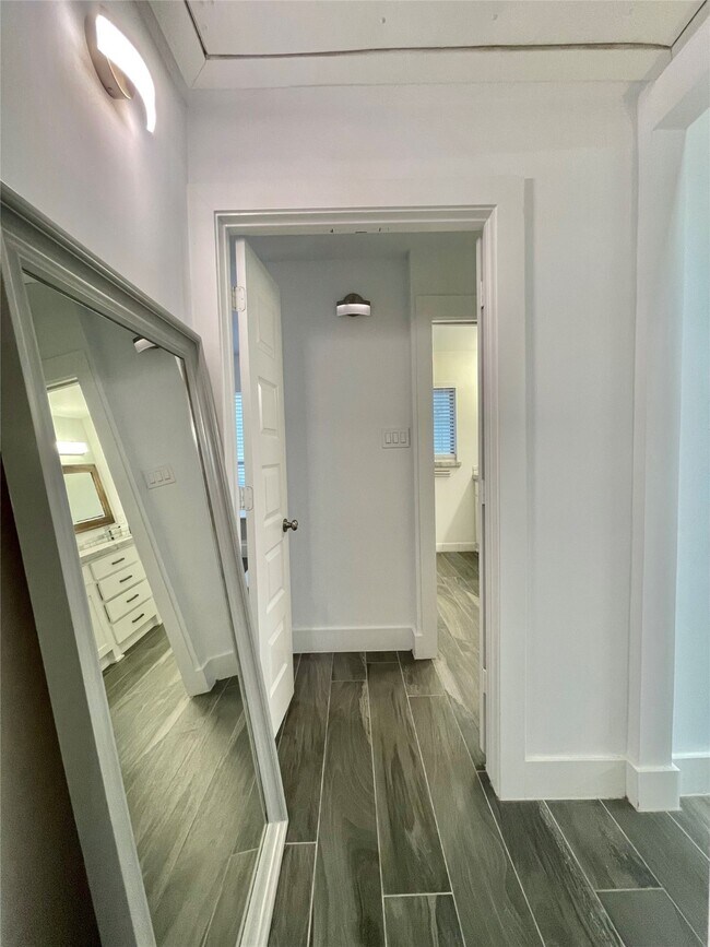 Building Photo - 1802 Arbor St