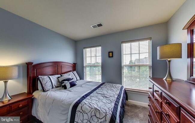 Building Photo - 3928 Bryant Park Cir