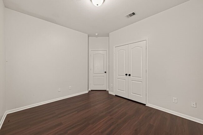 Building Photo - 26414 Forest Pine Ln