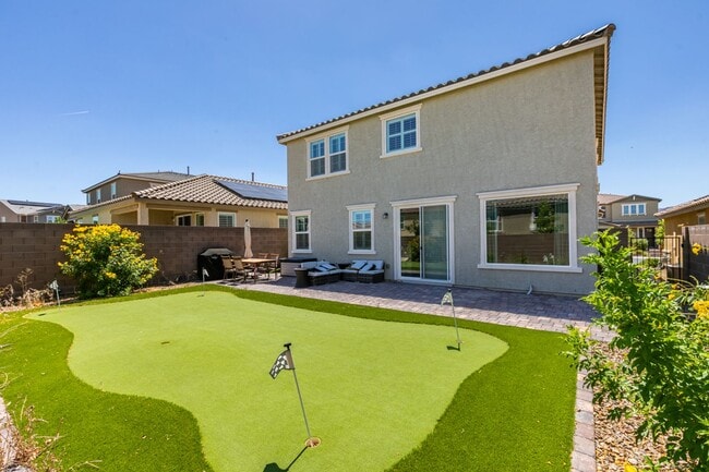 Building Photo - Furnished 5-Bedroom Home with Two Primary Suites