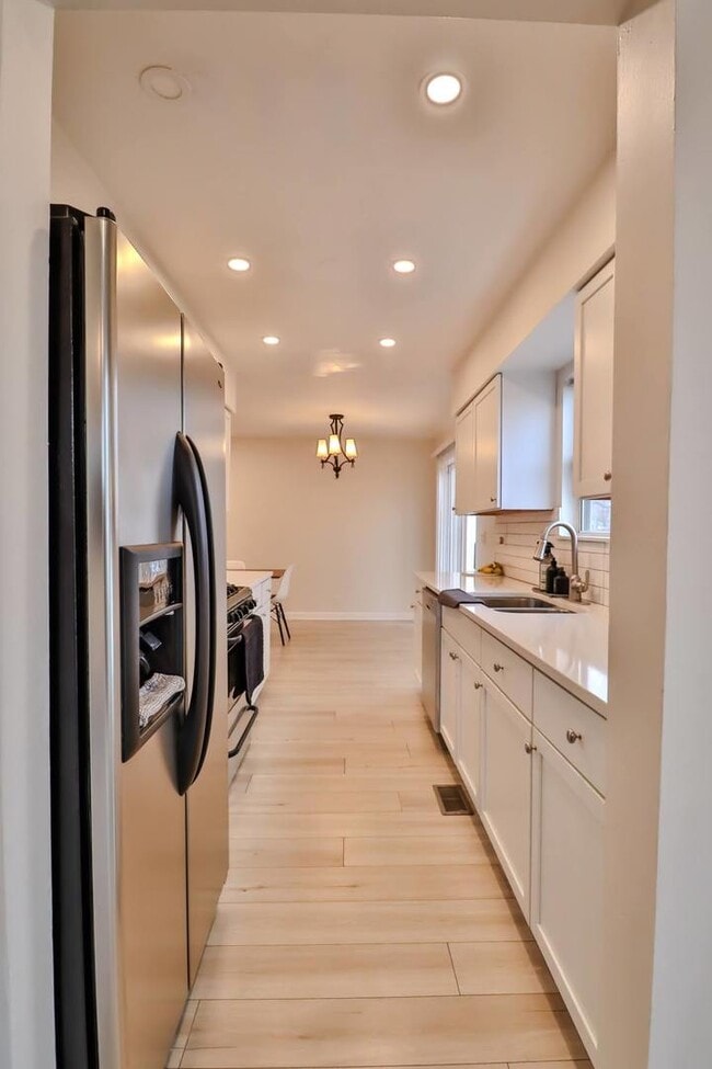 Building Photo - 713 Green Mountain Ct