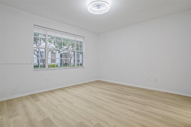 Building Photo - 775 SW 148th Ave