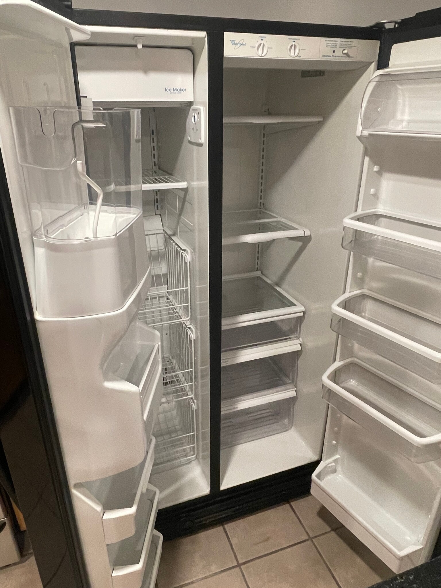 Building Photo - 221 E Nicoletti Dr