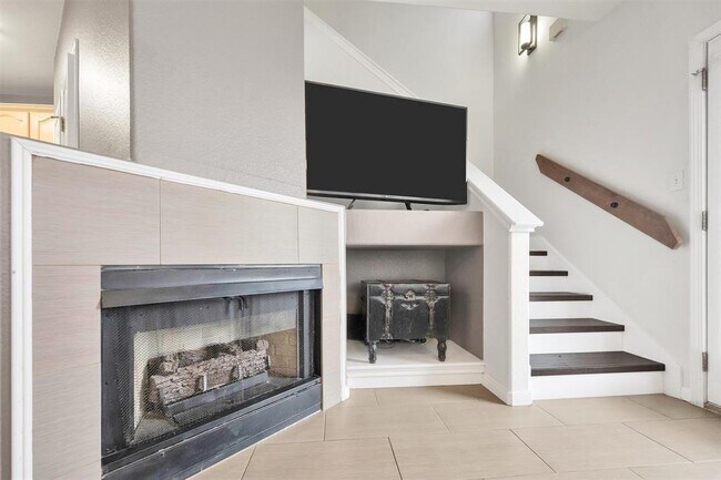 Building Photo - 2100 Pipers Field Dr