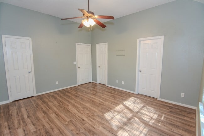 Building Photo - 13570 Miller Ln