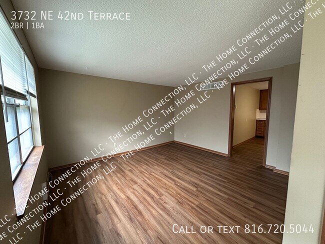 Building Photo - 3732 NE 42nd Terrace