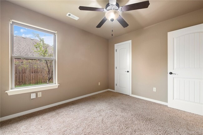 Building Photo - 6305 S 44th Pl