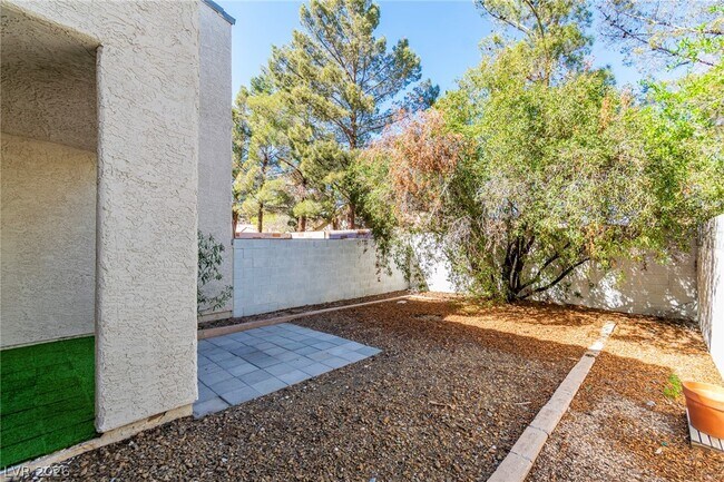 Building Photo - 6250 W Flamingo Rd