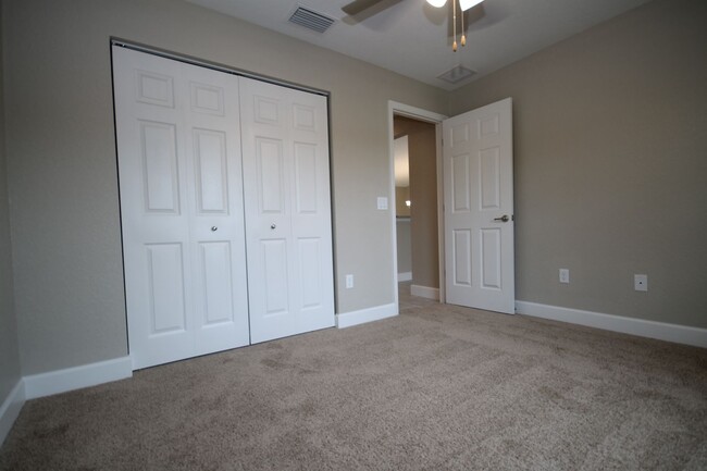 Building Photo - BEAUTIFUL 3 Bedroom, 2 Bathroom Home in Oc...