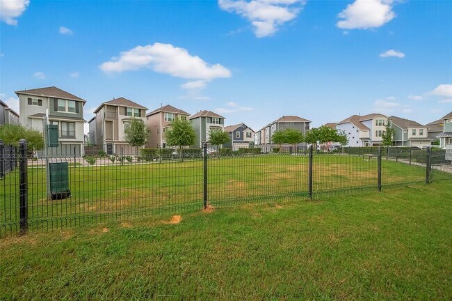 Building Photo - 2013 Kirby Landing Dr