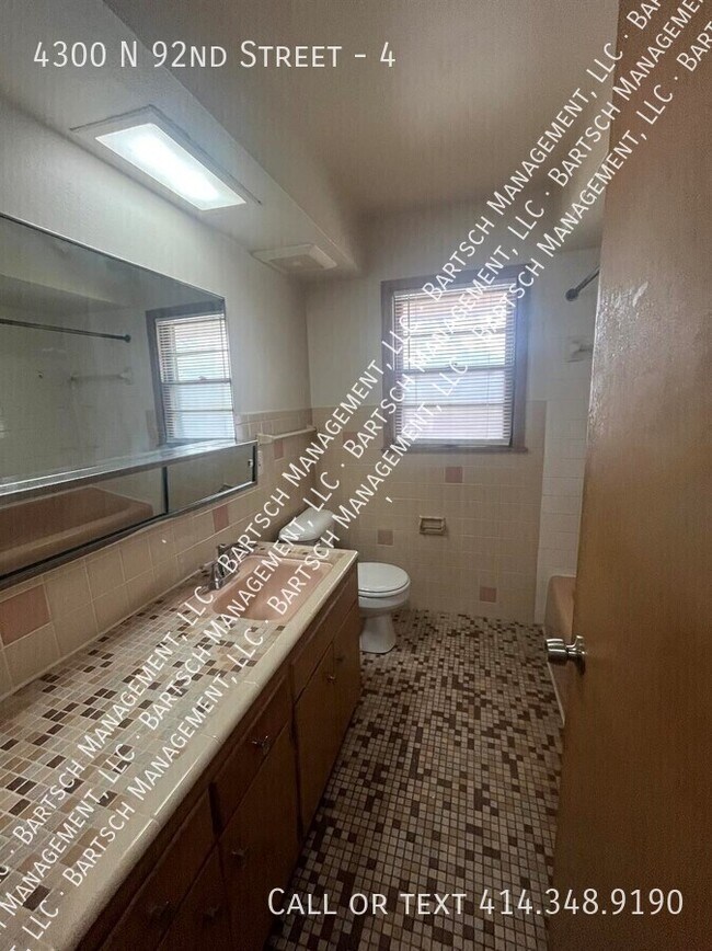 Building Photo - 4300 N 92nd St