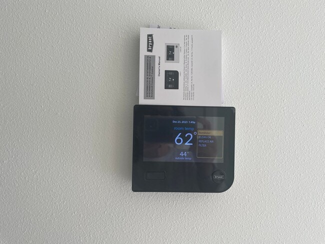 Building Photo - Single Level Freeland Home and Pet Friendly!