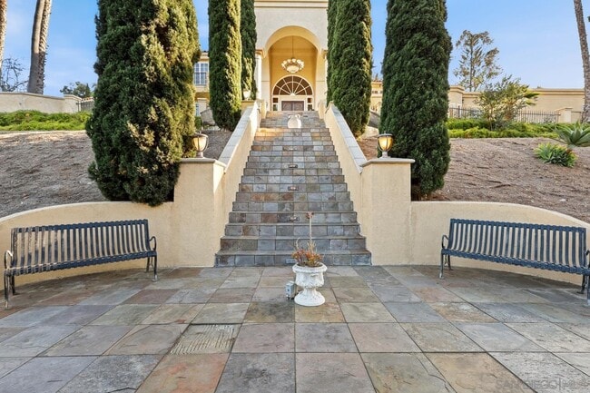 Building Photo - 459 Flores De Oro