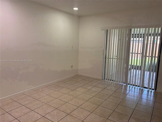 Building Photo - 15461 Turnbull Dr