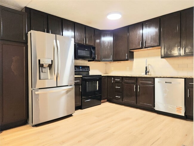 Building Photo - 809 Bordeaux Ct