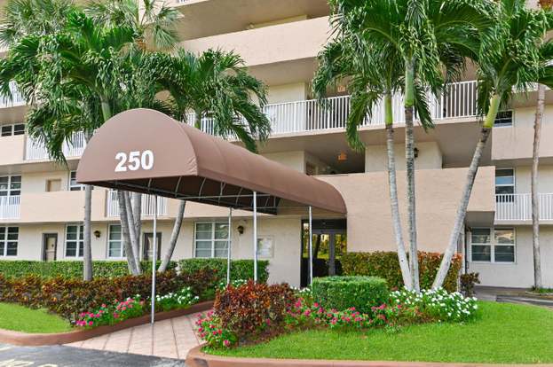 Building Photo - 250 Jacaranda Dr