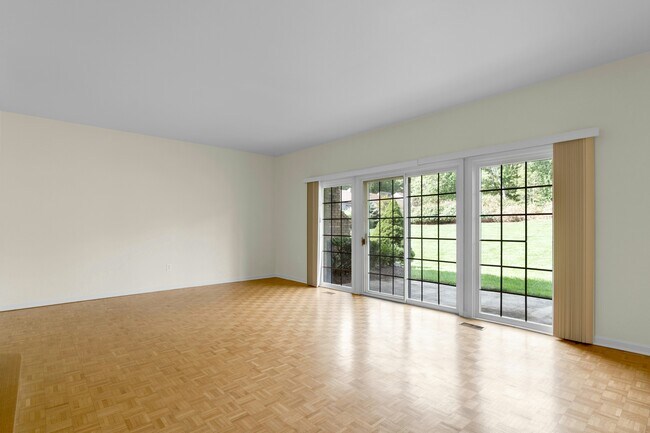 Building Photo - 10 Shelley Pl