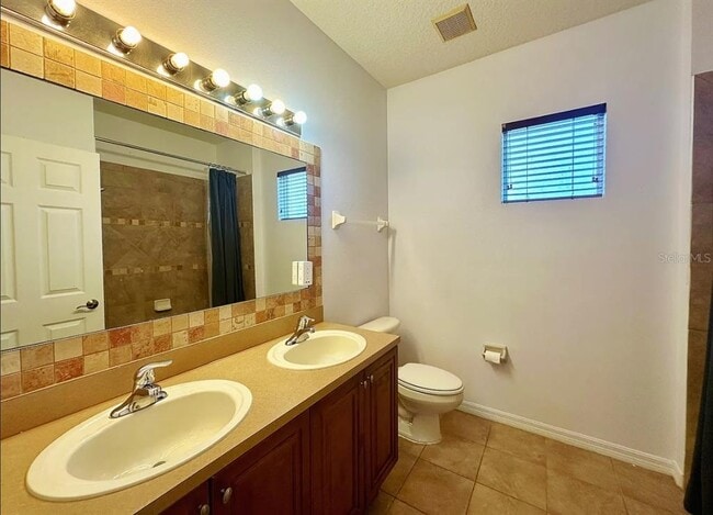 Building Photo - 13809 Amelia Pond Dr