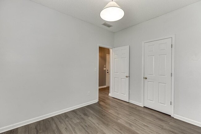 Building Photo - 2464 Laurelfield Dr