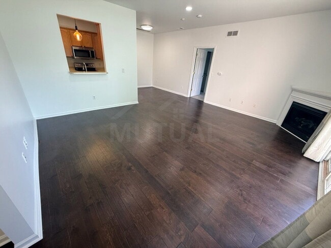 Building Photo - 48449 Manor Bridge Dr