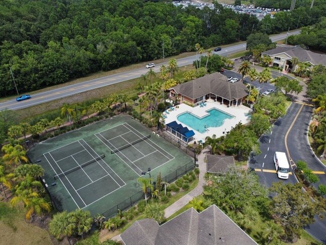 Building Photo - 1 Bedroom / 1 Bathroom Condo with Resort-Style Living