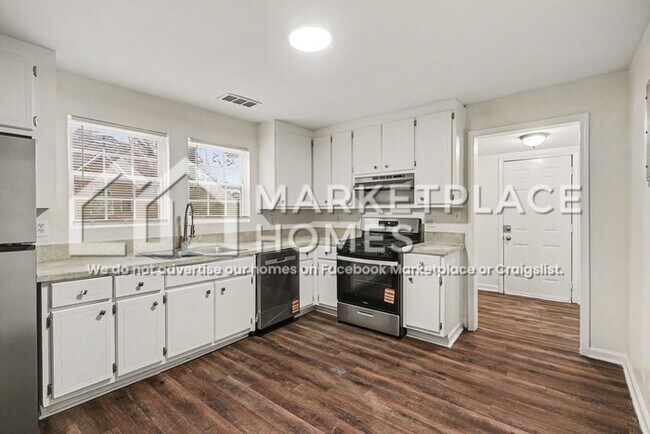 Building Photo - 5799 Redan Rd