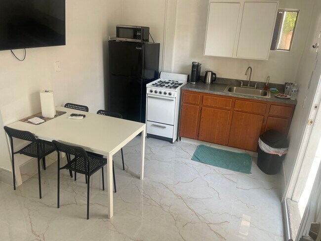 Building Photo - 12619 Emelita St