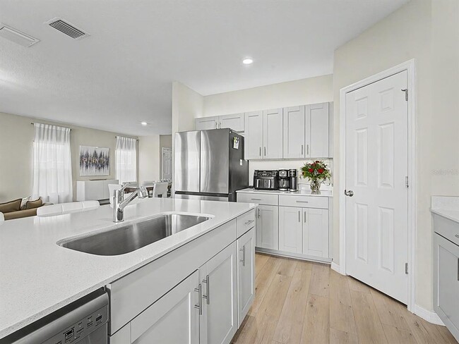 Building Photo - 7587 Starflower Wy