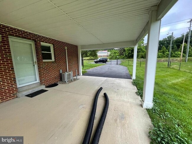 Building Photo - 14606 Bristow Rd