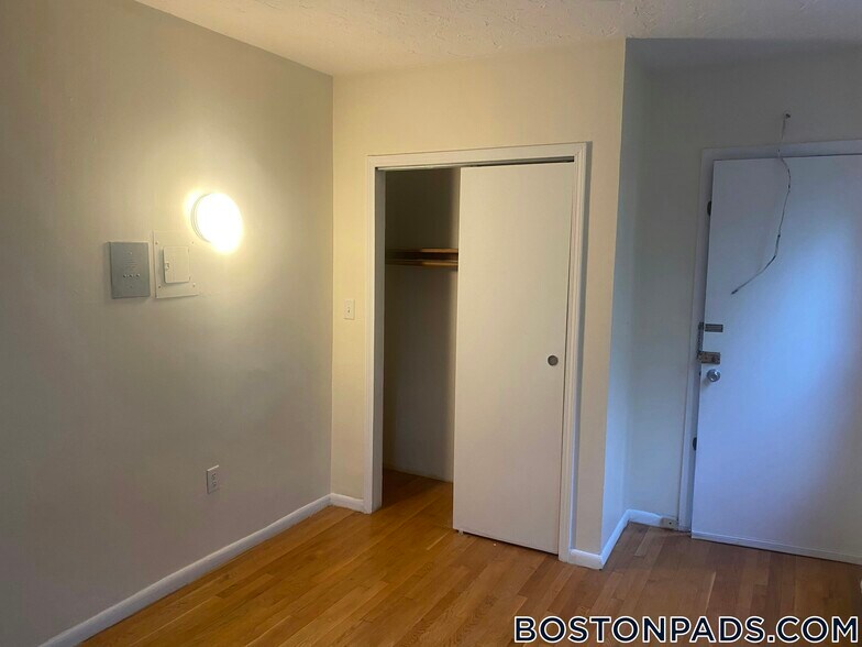Building Photo - 53 S Huntington Ave
