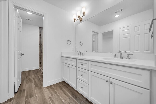 Building Photo - 11314 Williamsburg Dr