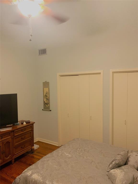 Building Photo - 2121 The Strand