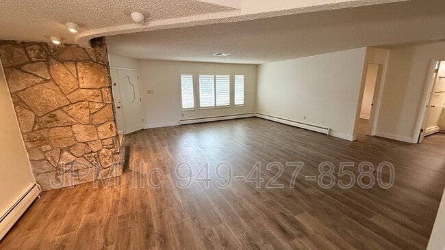 Building Photo - 3505 E Hidden Valley Dr