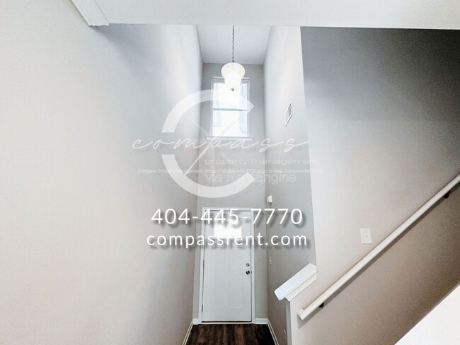 Building Photo - 200 Lyndon Wy NW