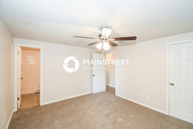 Building Photo - 3 Bedroom Pet-Friendly Home in Orange Park...