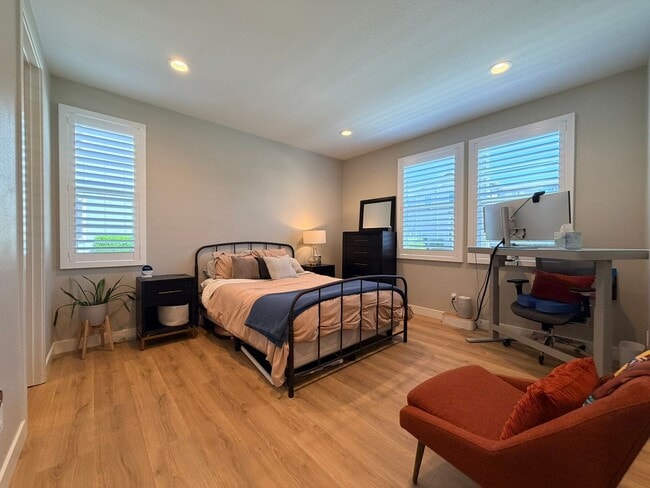 Building Photo - Elegant Rancho Mission Viejo Home with Open Floor Plan