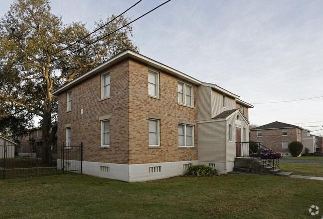 Building Photo - Palmetto Apartments