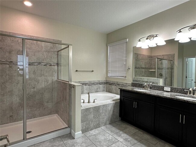 Building Photo - 7560 Bluejack Oak Dr