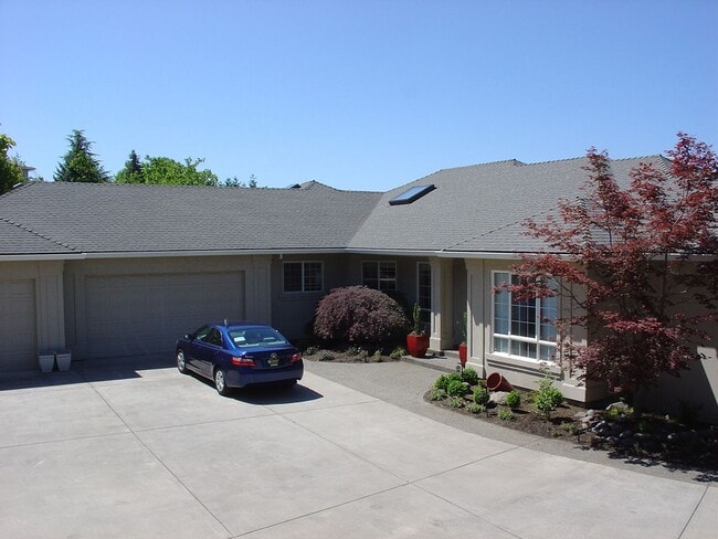 Building Photo - SPACIOUS & STYLISH CUSTOM HOME- 4 BEDROOMS...