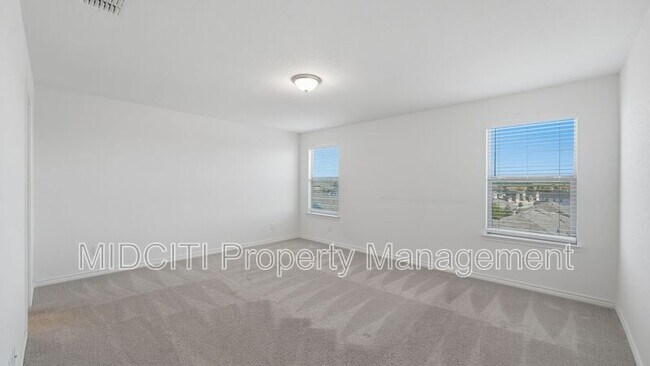 Building Photo - 10419 Salitrillo Bnd