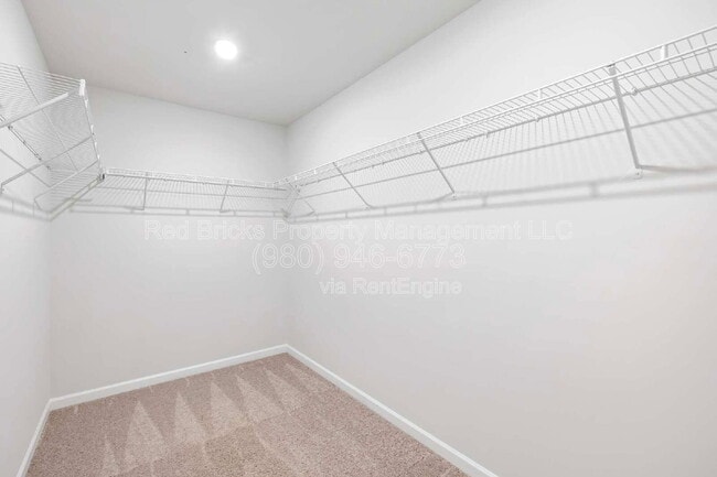 Building Photo - 2128 Blue Sky Mdws Dr