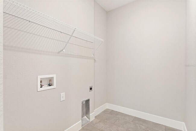 Building Photo - 1250 Papillon St