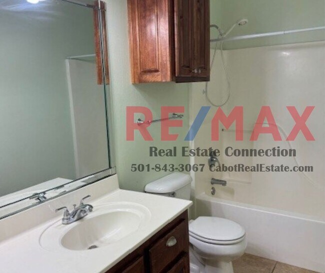 Building Photo - 4 Bedroom/2 Bath Plus Office