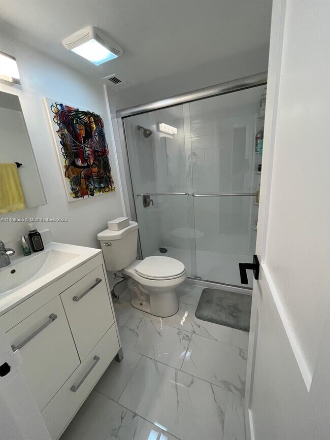 Building Photo - 13155 Ixora Ct