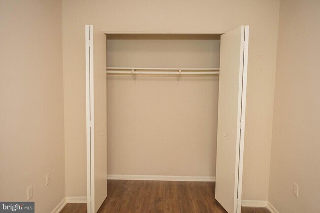 Building Photo - 803 College Ln