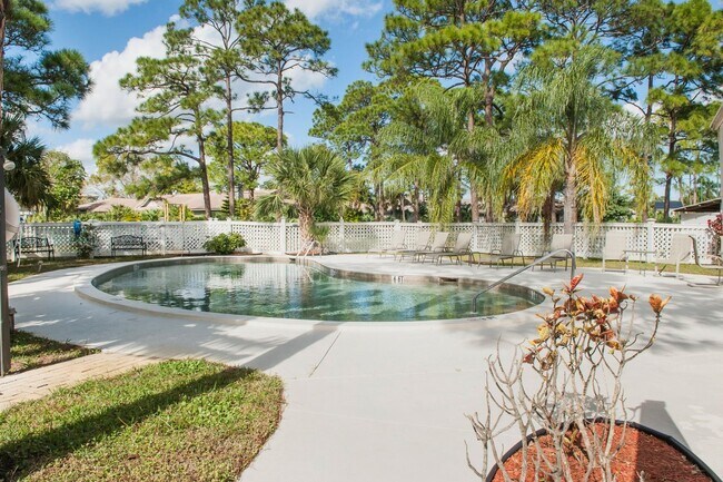 Building Photo - 710 Timber Ridge Trail SW