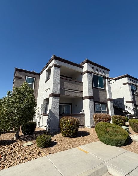 Top Corner Unit - 7255 W Sunset Rd