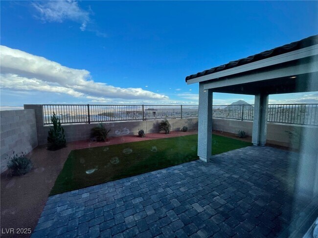 Building Photo - 5358 Pico Viejo St