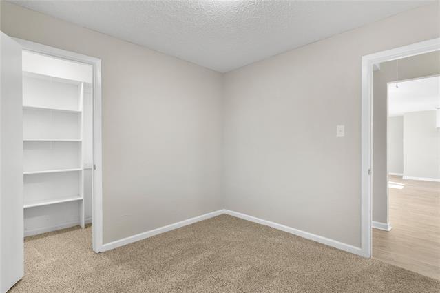 Building Photo - 714 Pleasant Valley Rd