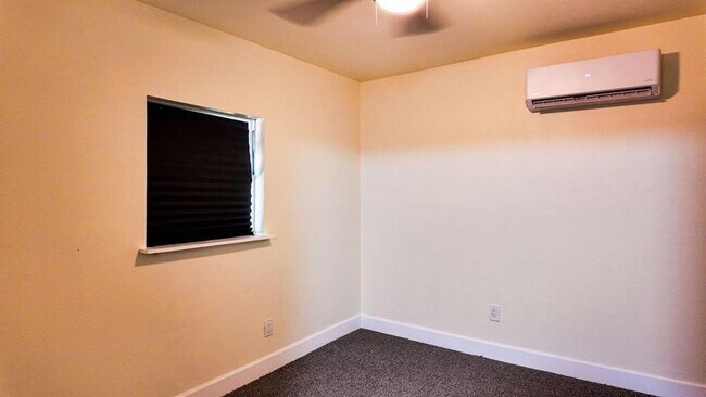 Building Photo - 3615 SW 40th St